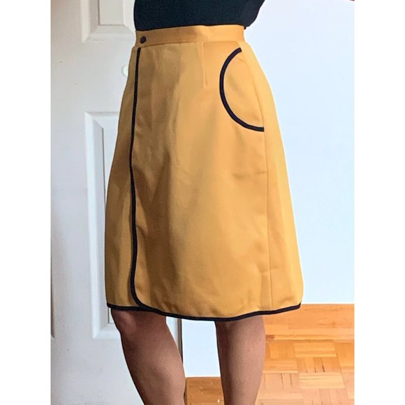 Vintage High Waisted Wrap Skirt with Pockets - Picture 3 of 7